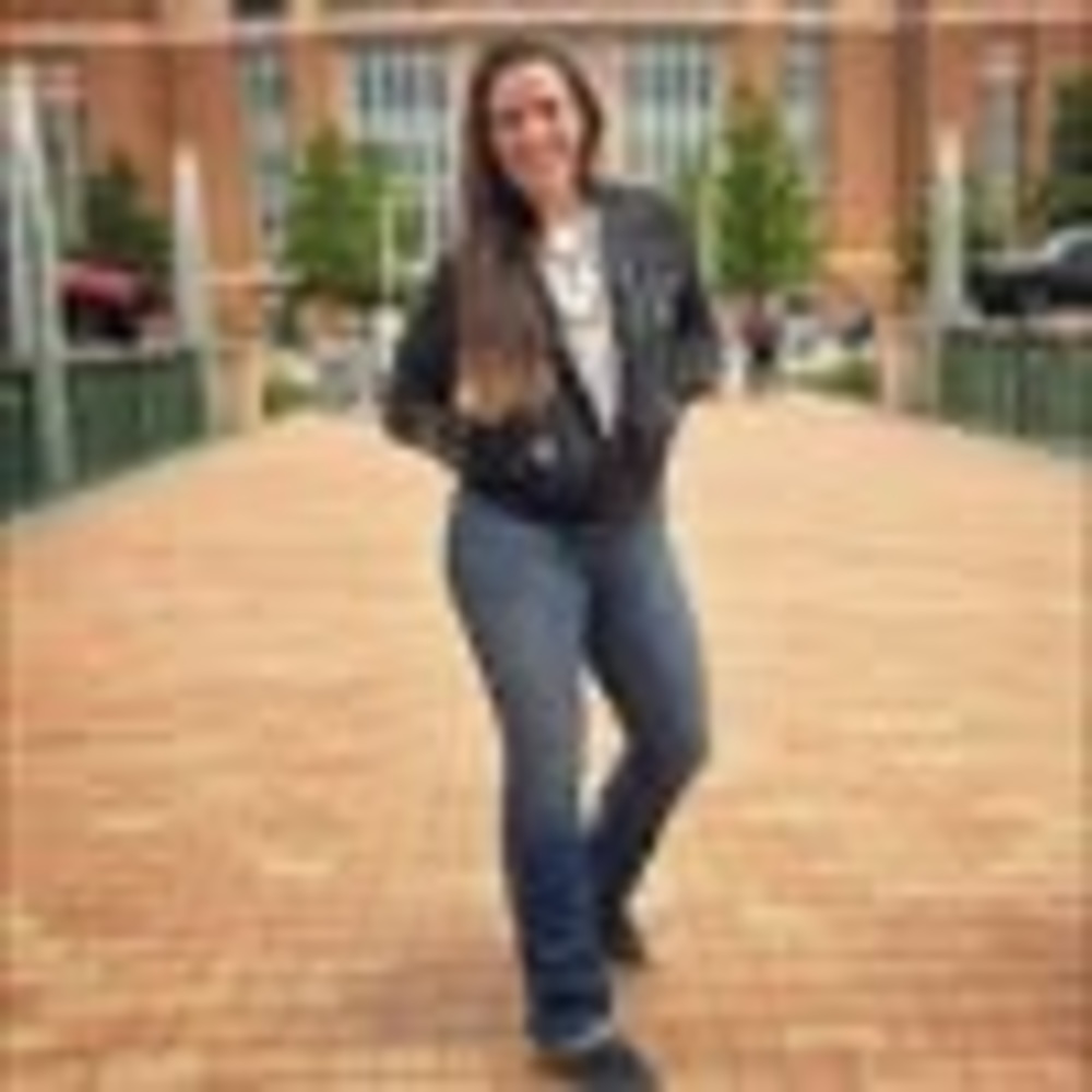 Meet your Posher, Ayla